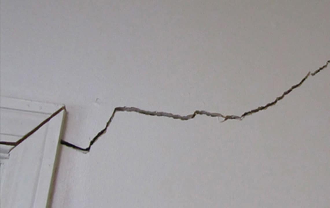 crack in walls